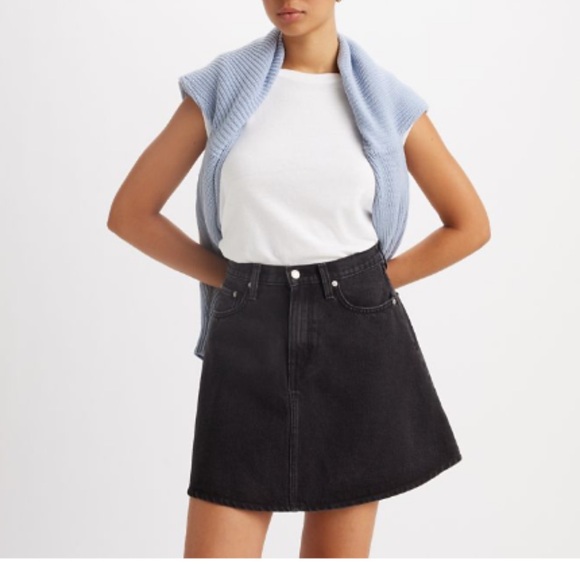 Levi’s Premium Mini Flounce Skirt in Black - Picture 2 of 6